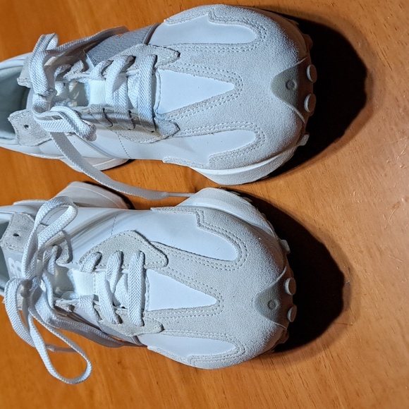 New Balance 327 White w/Grey N  WS327KE SZ: 10B Medium - Picture 14 of 16